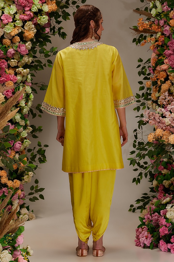 Yellow Chanderi Sequins Work A-Line Kurta Set by saina kapoor at Pernia's Pop Up Shop