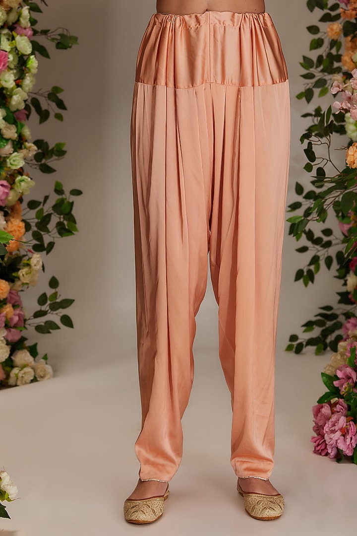 Peach Chanderi Gota Work Kalidar Kurta Set by saina kapoor at Pernia's Pop Up Shop