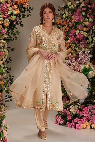 Beige Chanderi Resham Work Kurta Set by saina kapoor