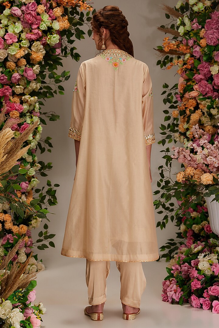 Beige Chanderi Resham Work Kurta Set by saina kapoor at Pernia's Pop Up Shop