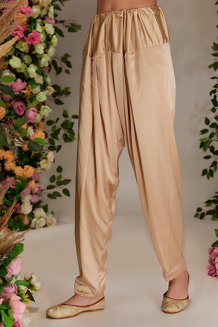 Beige Chanderi Resham Work Kurta Set by saina kapoor at Pernia's Pop Up Shop