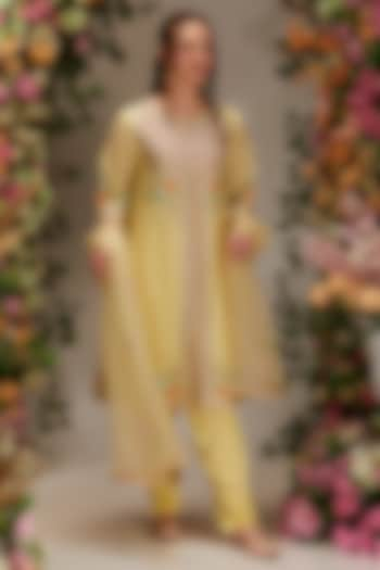 Yellow Chanderi Resham Work Kurta Set by Preeti S Kapoor at Pernia's Pop Up Shop