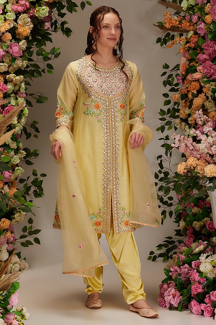 Yellow Chanderi Resham Work Kurta Set by Preeti S Kapoor at Pernia's Pop Up Shop