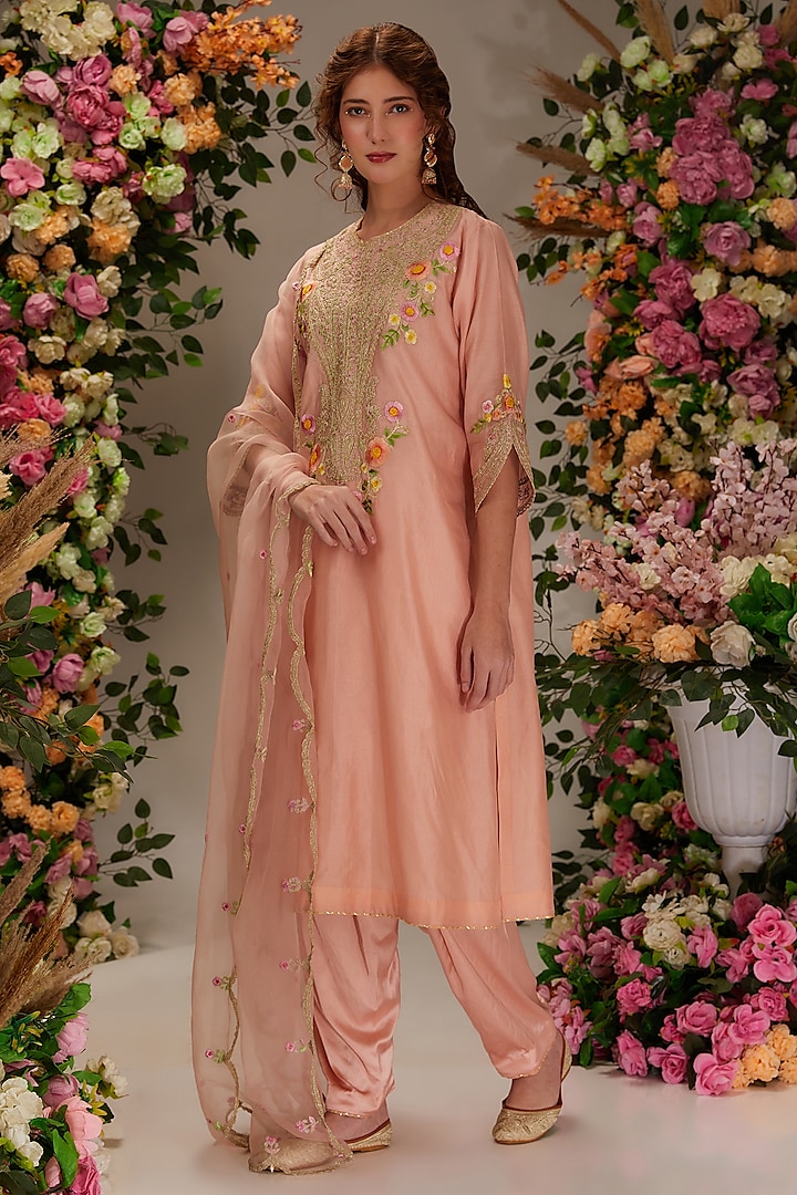 Peach Chanderi Resham Embroidered Kurta Set by Preeti S Kapoor at Pernia's Pop Up Shop