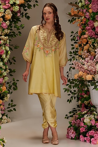 Yellow Chanderi Resham Embroidered Kurta Set by saina kapoor