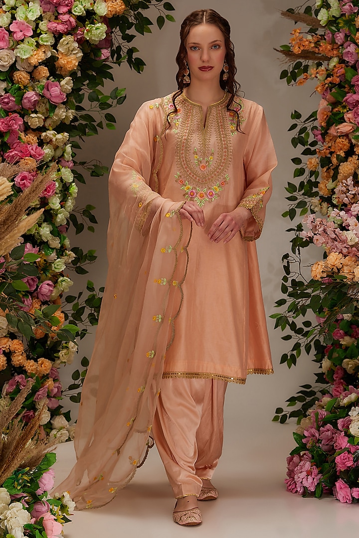 Light Peach Chanderi Resham Embroidered Kurta Set by Preeti S Kapoor at Pernia's Pop Up Shop