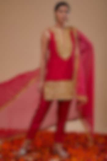 Fuchsia Dupion & Organza Sequins Work Kurta Set by Preeti S Kapoor at Pernia's Pop Up Shop