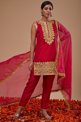 Fuchsia Dupion & Organza Sequins Work Kurta Set by Preeti S Kapoor