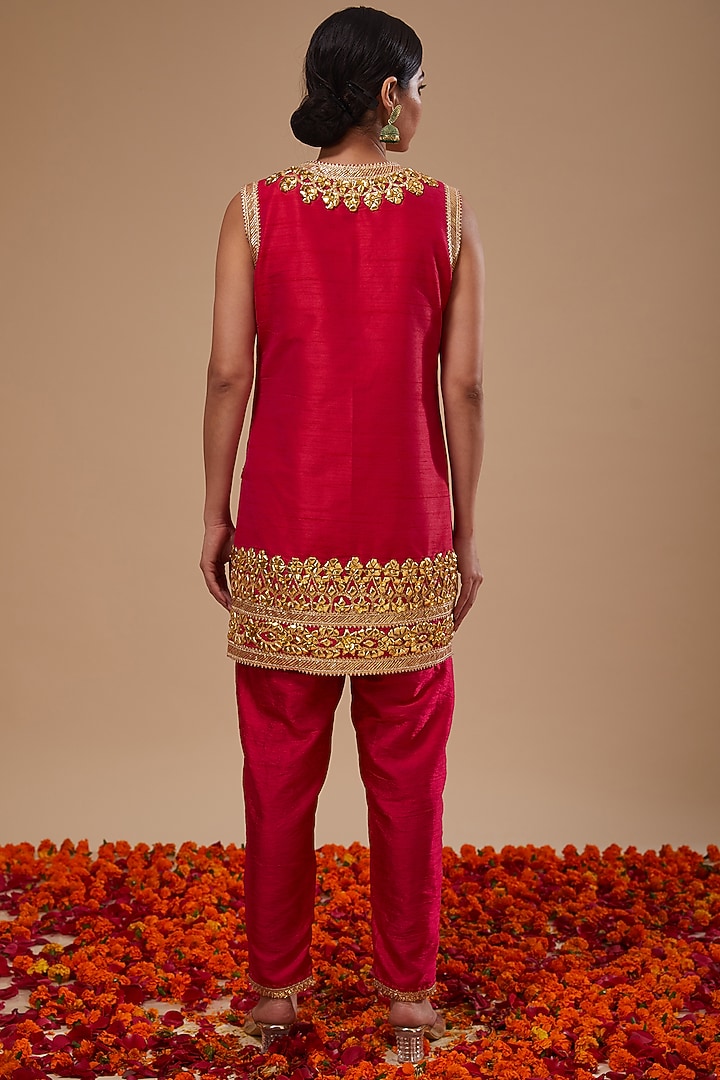 Fuchsia Dupion & Organza Sequins Work Kurta Set by Preeti S Kapoor at Pernia's Pop Up Shop