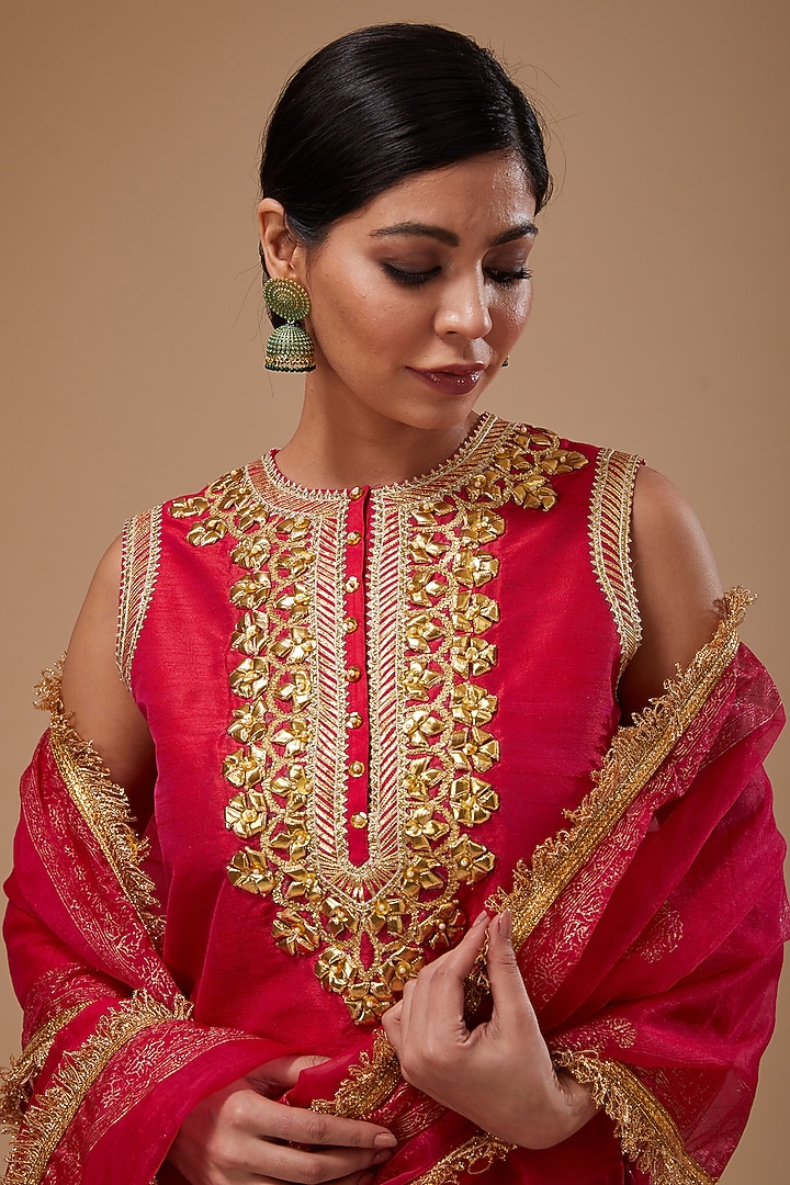 Fuchsia Dupion & Organza Sequins Work Kurta Set by Preeti S Kapoor at Pernia's Pop Up Shop