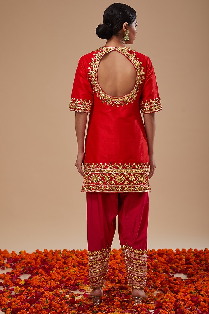 Red Dupion & Organza Sequins Work Kurta Set by Preeti S Kapoor at Pernia's Pop Up Shop