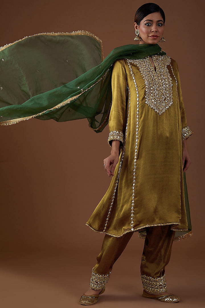 Champagne Gold Mashru Silk Hand Embroidered Kurta Set by Preeti S Kapoor at Pernia's Pop Up Shop
