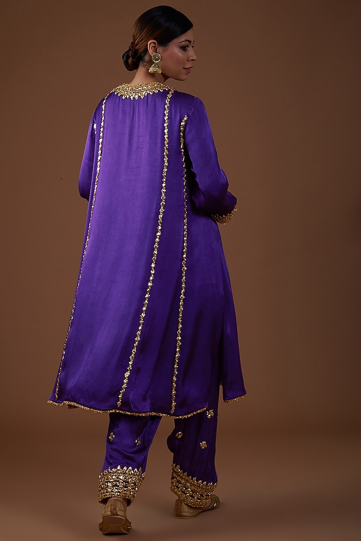 Royal Amethyst Mashru Silk Hand Embroidered Kurta Set by Preeti S Kapoor at Pernia's Pop Up Shop