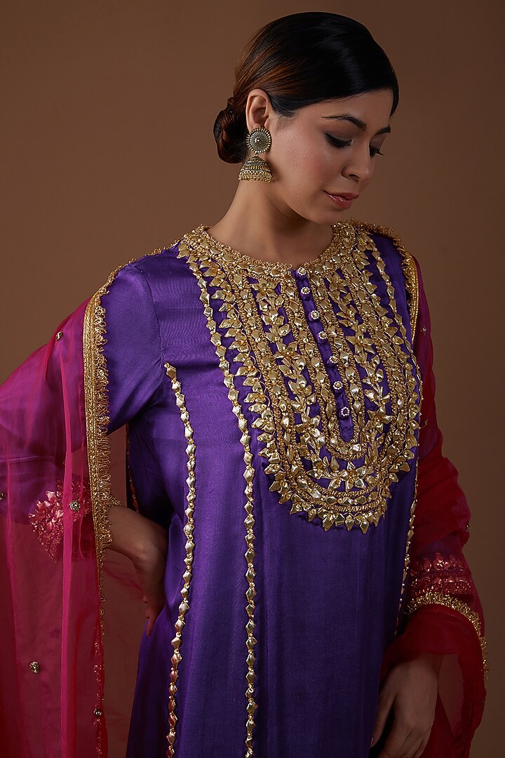 Royal Amethyst Mashru Silk Hand Embroidered Kurta Set by Preeti S Kapoor at Pernia's Pop Up Shop