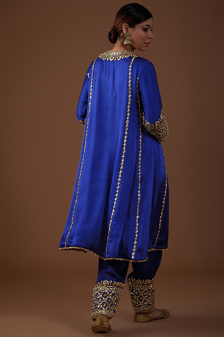 Sapphire Mashru Silk Hand Embroidered Kurta Set by Preeti S Kapoor at Pernia's Pop Up Shop