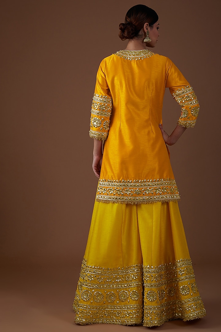 Amber Dupion Silk Hand Embroidered Kurta Set by Preeti S Kapoor at Pernia's Pop Up Shop