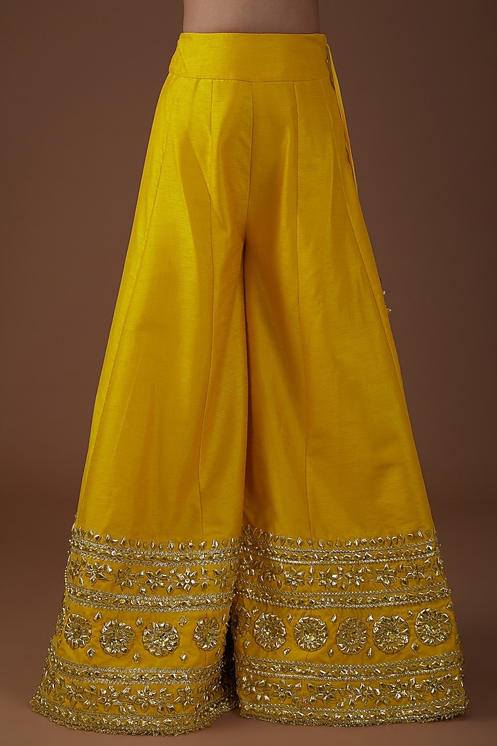 Amber Dupion Silk Hand Embroidered Kurta Set by Preeti S Kapoor at Pernia's Pop Up Shop