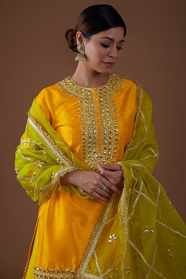 Amber Dupion Silk Hand Embroidered Kurta Set by Preeti S Kapoor at Pernia's Pop Up Shop