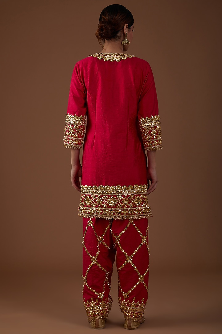 Vivid Berry Dupion Silk Hand Embroidered Kurta Set by Preeti S Kapoor at Pernia's Pop Up Shop