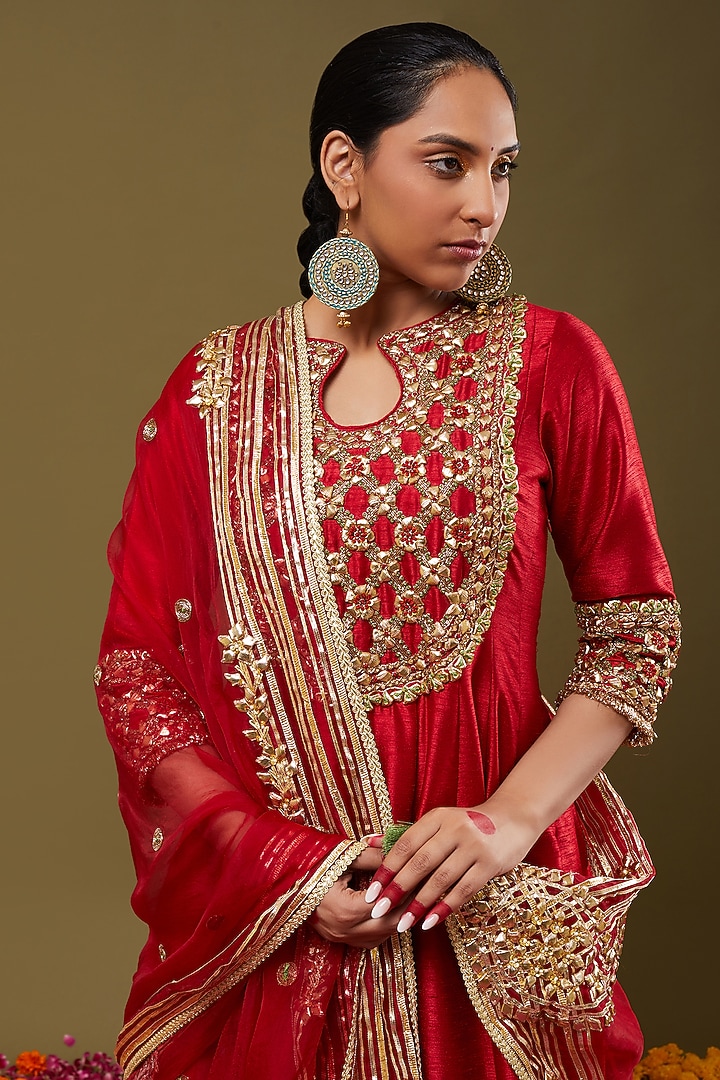 Maroon Gota Embroidered Wedding Anarkali Set by Preeti S Kapoor at Pernia's Pop Up Shop