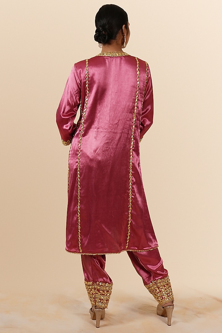 Carnation Pink Mashru Silk Gota & Sequins Hand Embroidered Kurta Set by Preeti S Kapoor at Pernia's Pop Up Shop