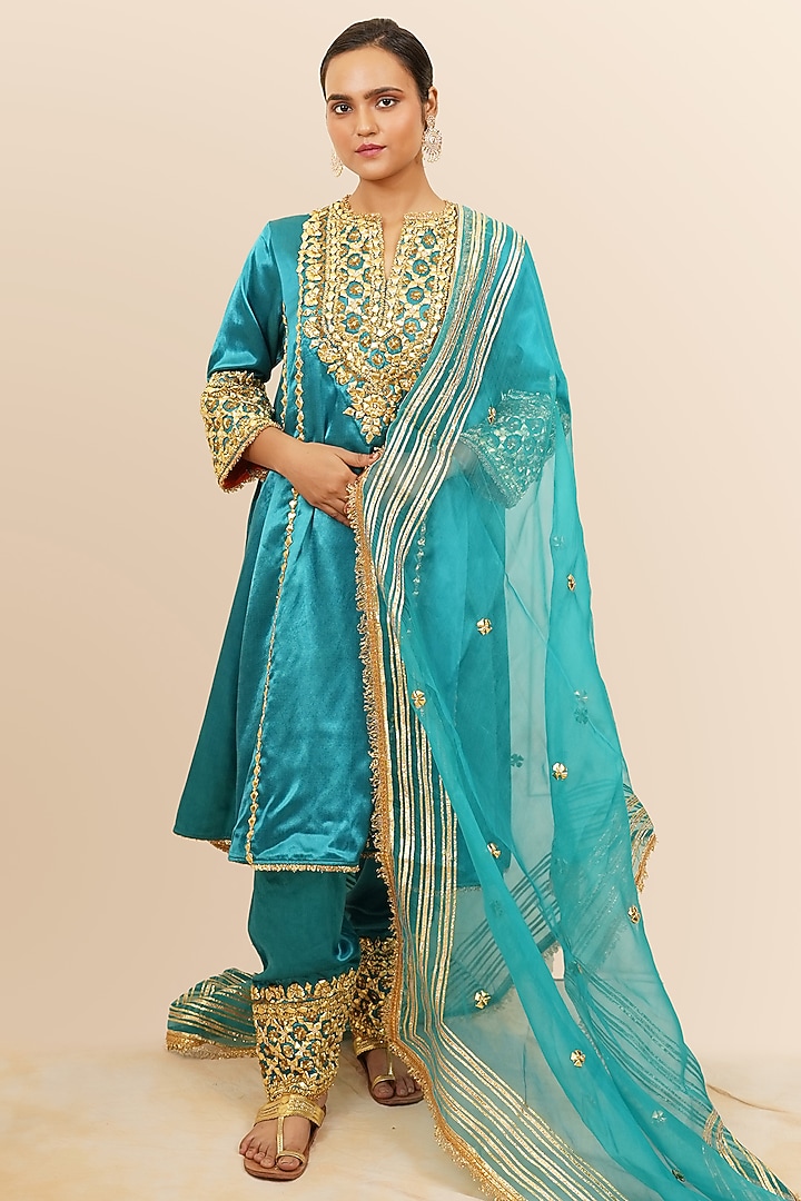 Aquamarine Mashru Silk Gota & Sequins Hand Embroidered Kurta Set by Preeti S Kapoor at Pernia's Pop Up Shop