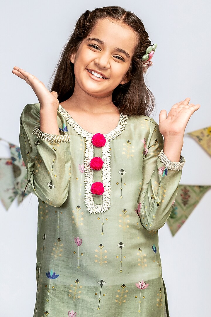 Green Printed Tunic For Girls by Payal Singhal Kids at Pernia's Pop Up Shop