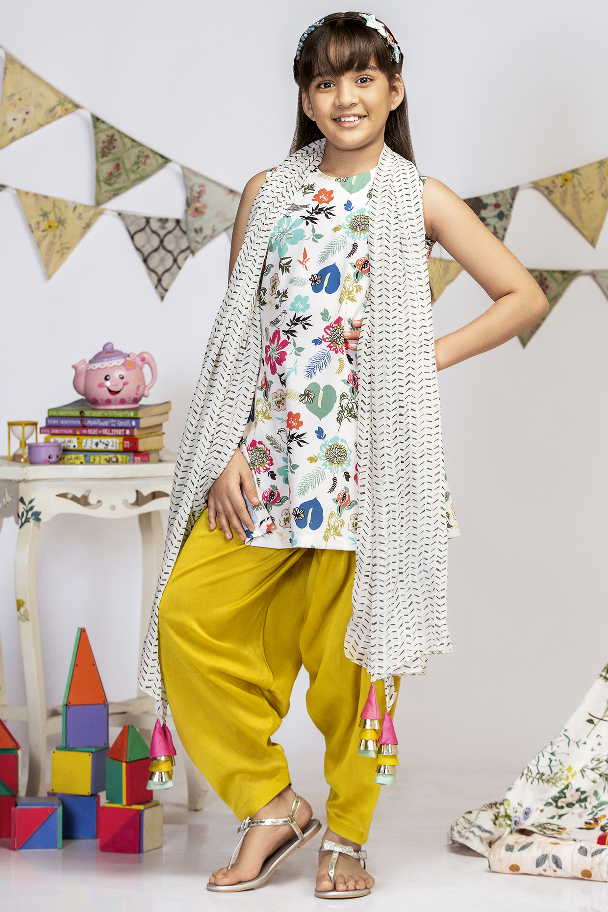 Cream Printed Kurta Set For Girls by Payal Singhal Kids at Pernia's Pop Up Shop