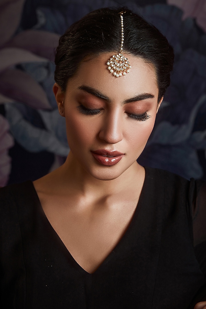 Gold Finish Kundan & Pearl Maang Tikka by Paisley Pop at Pernia's Pop Up Shop