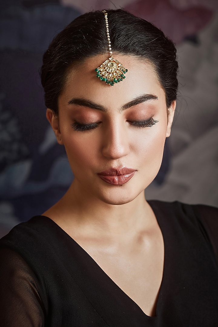 Gold Finish Green Bead & Kundan Maang Tikka by Paisley Pop at Pernia's Pop Up Shop