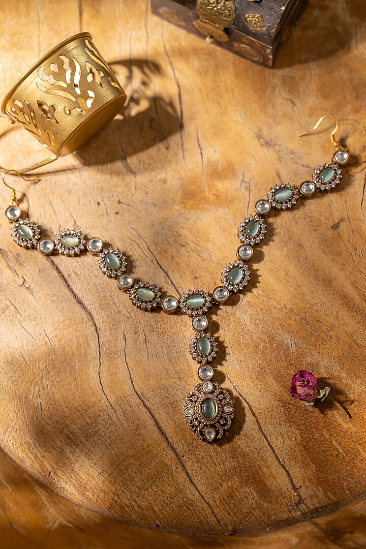 Gold Finish Kundan Polki & Fluorite Stone Mathapatti by Paisley Pop at Pernia's Pop Up Shop
