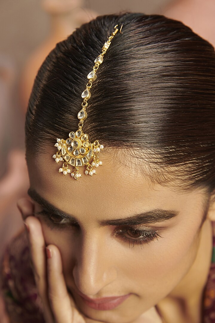 Gold Finish Chand Maang Tikka by Paisley Pop at Pernia's Pop Up Shop