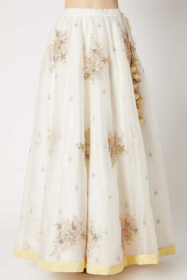 Ivory Hand Embroidered Wedding Lehenga Set by Priti Sahni at Pernia's Pop Up Shop