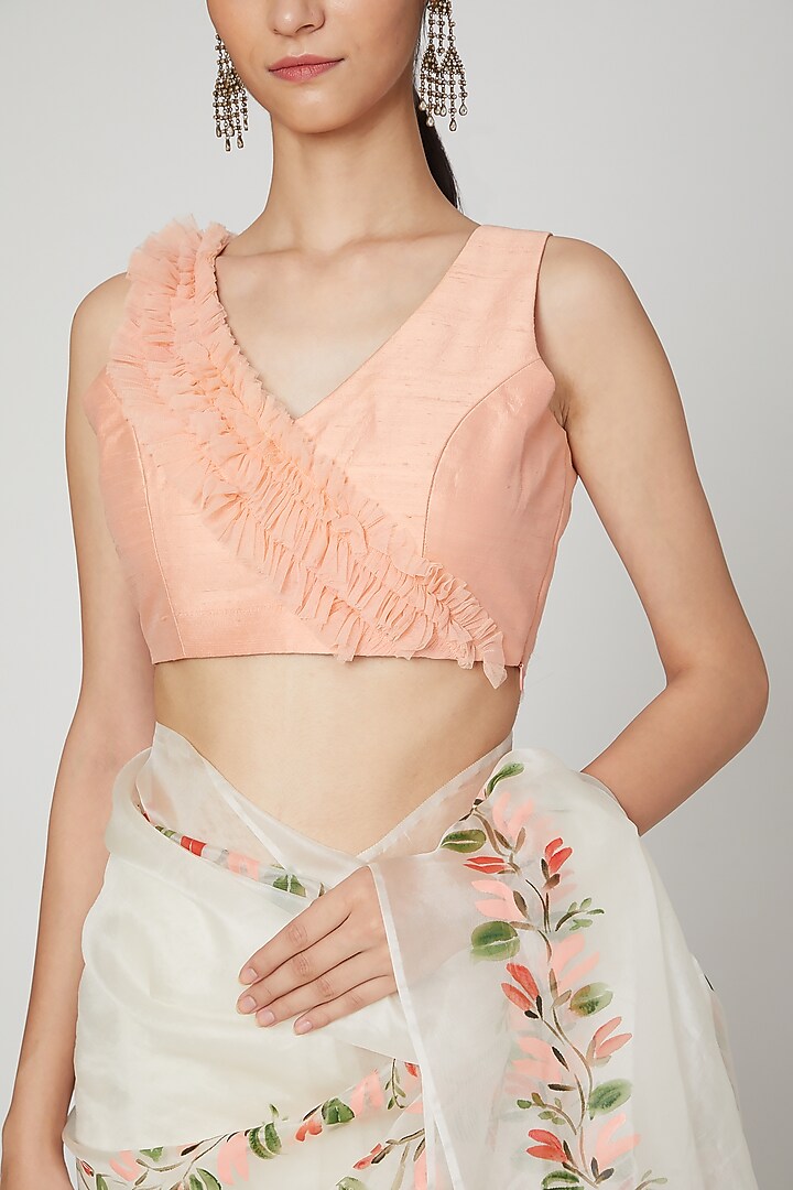 Ivory & Peach Ruffled Party Wear Saree Set by Priti Sahni at Pernia's Pop Up Shop
