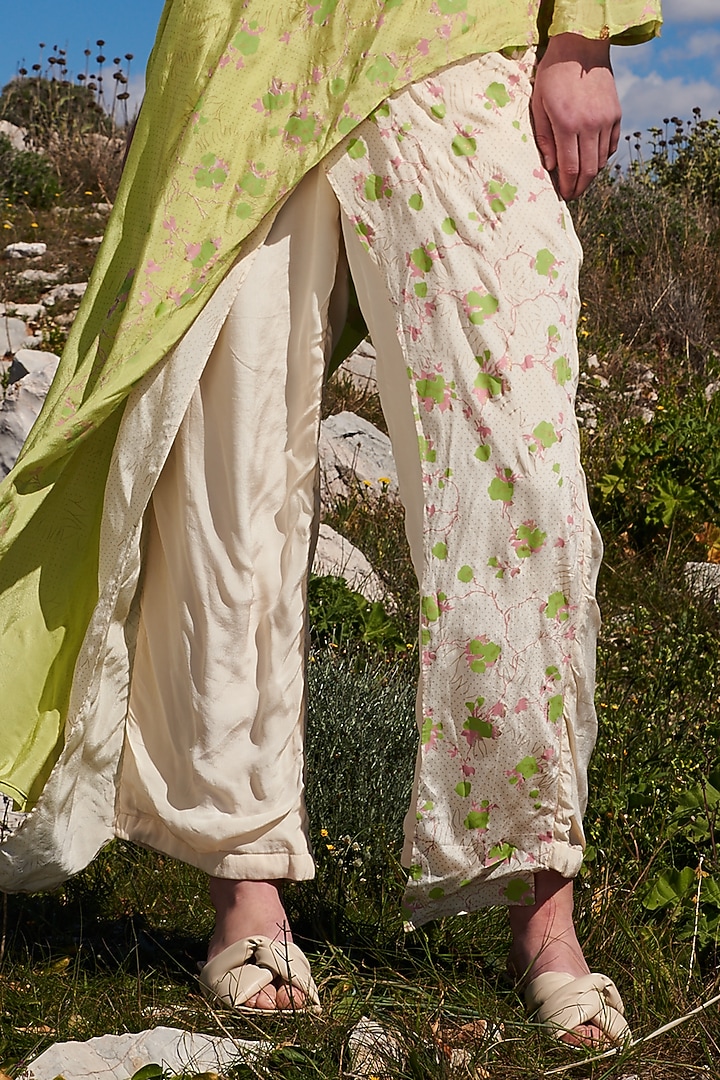 Green Crepe Printed Asymmetrical Cape Set by Pinnacle by Shruti Sancheti at Pernia's Pop Up Shop