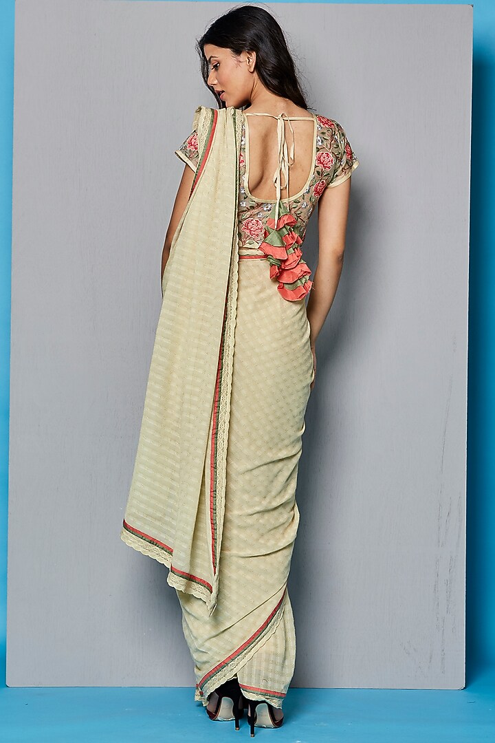 Beige Textured Wedding Saree Set by Pinnacle by Shruti Sancheti at Pernia's Pop Up Shop