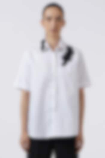 White Herringbone Cotton Hand Embroidered Shirt by Pallavi Swadi at Pernia's Pop Up Shop