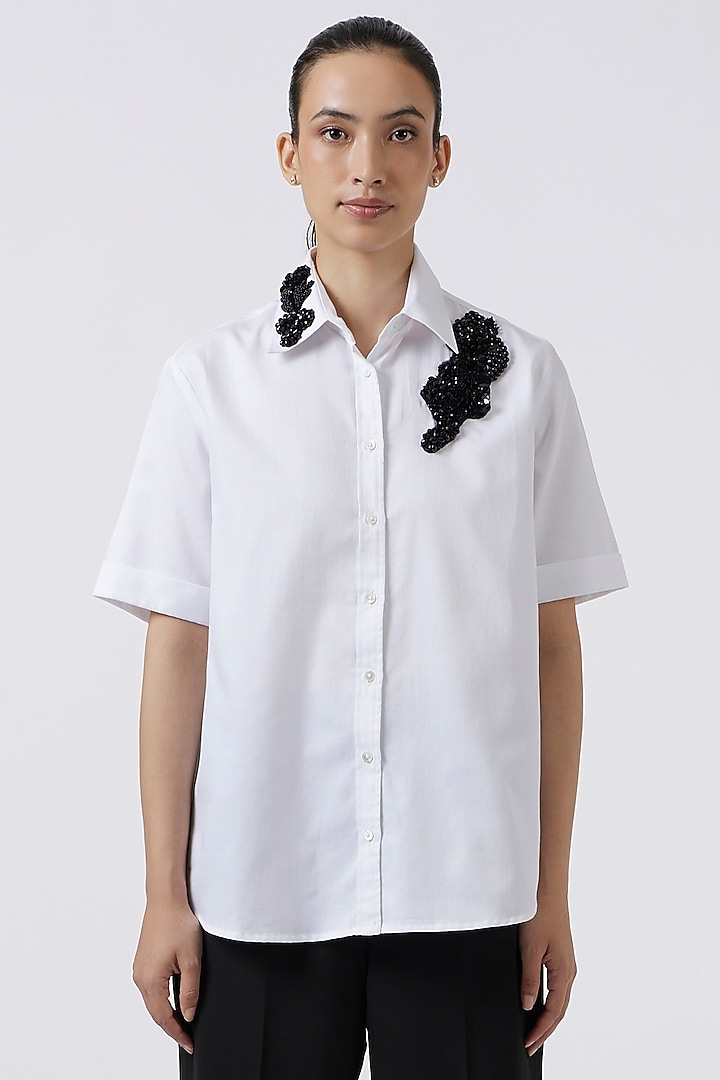 White Herringbone Cotton Hand Embroidered Shirt by Pallavi Swadi at Pernia's Pop Up Shop