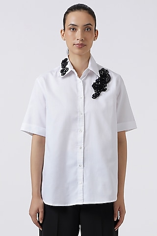 White Herringbone Cotton Hand Embroidered Shirt by Pallavi Swadi