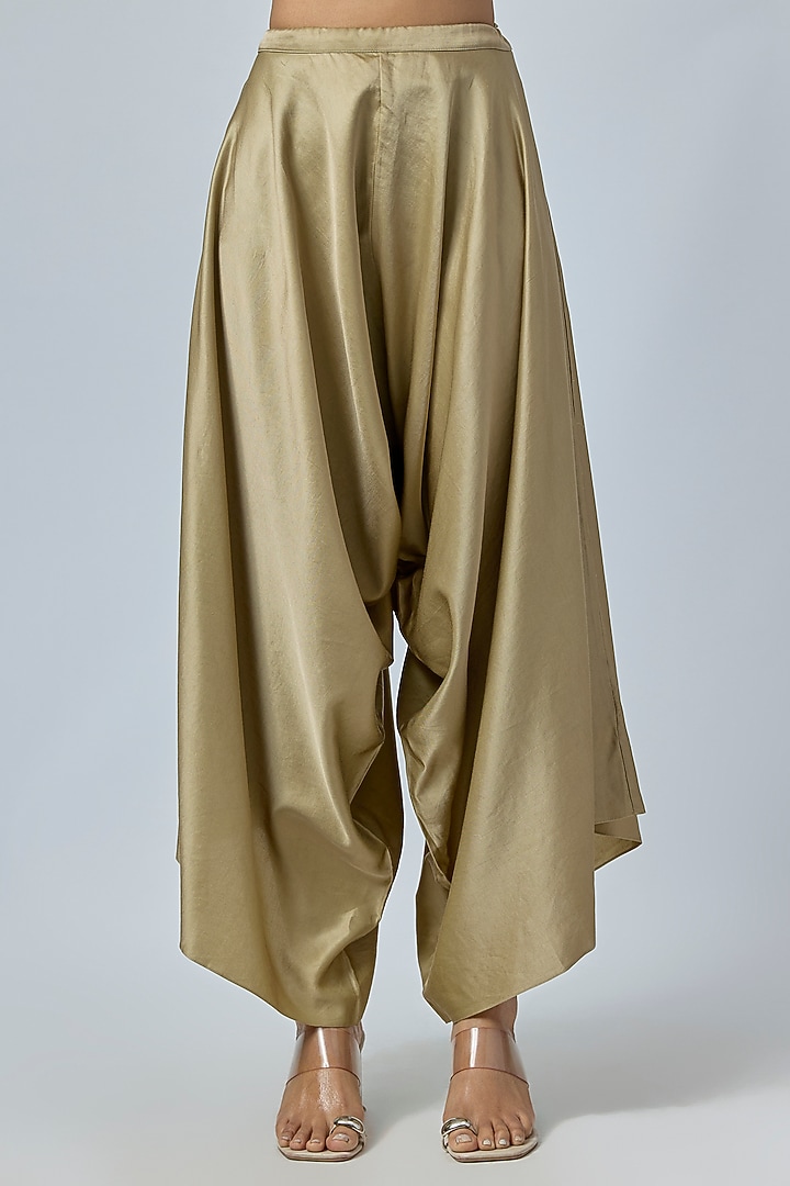 Champagne Crushed Tissue Dori Embroidered Kaftan Set by Prisho at Pernia's Pop Up Shop