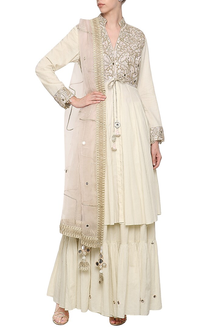 Off white embroidered lehenga set available only at Pernia's Pop Up Shop.