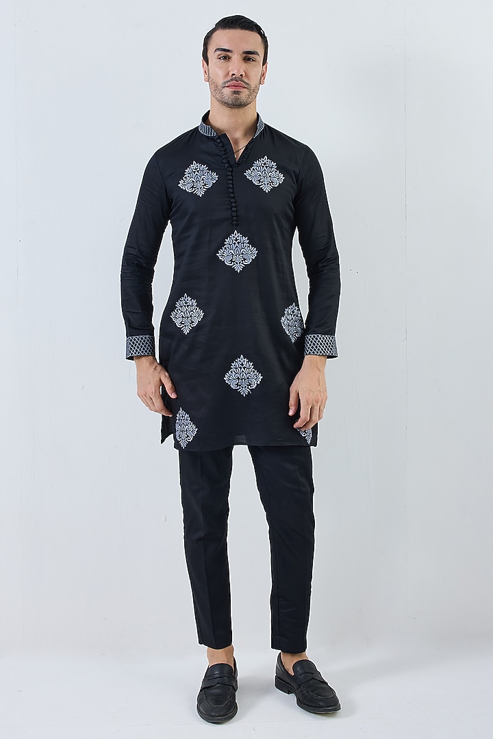 Black Cotton Thread Work Kurta by PUNEET KAPOOR LABEL at Pernia's Pop Up Shop