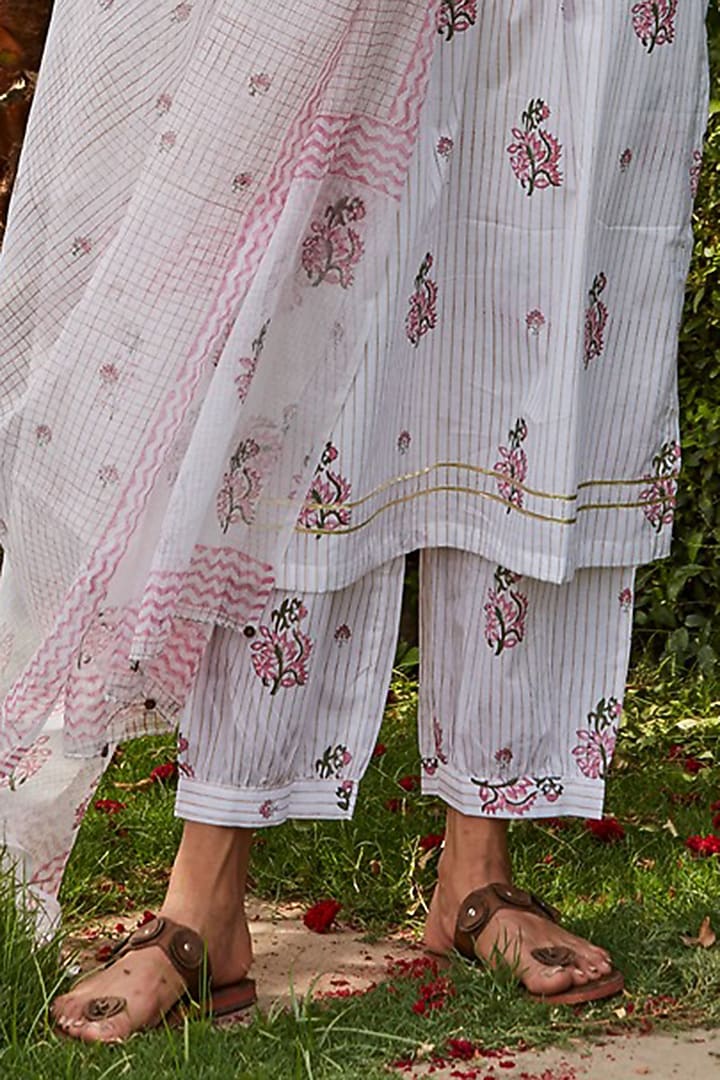 White Cambric Handblock Printed Kurta Set by PTRAANI at Pernia's Pop Up Shop