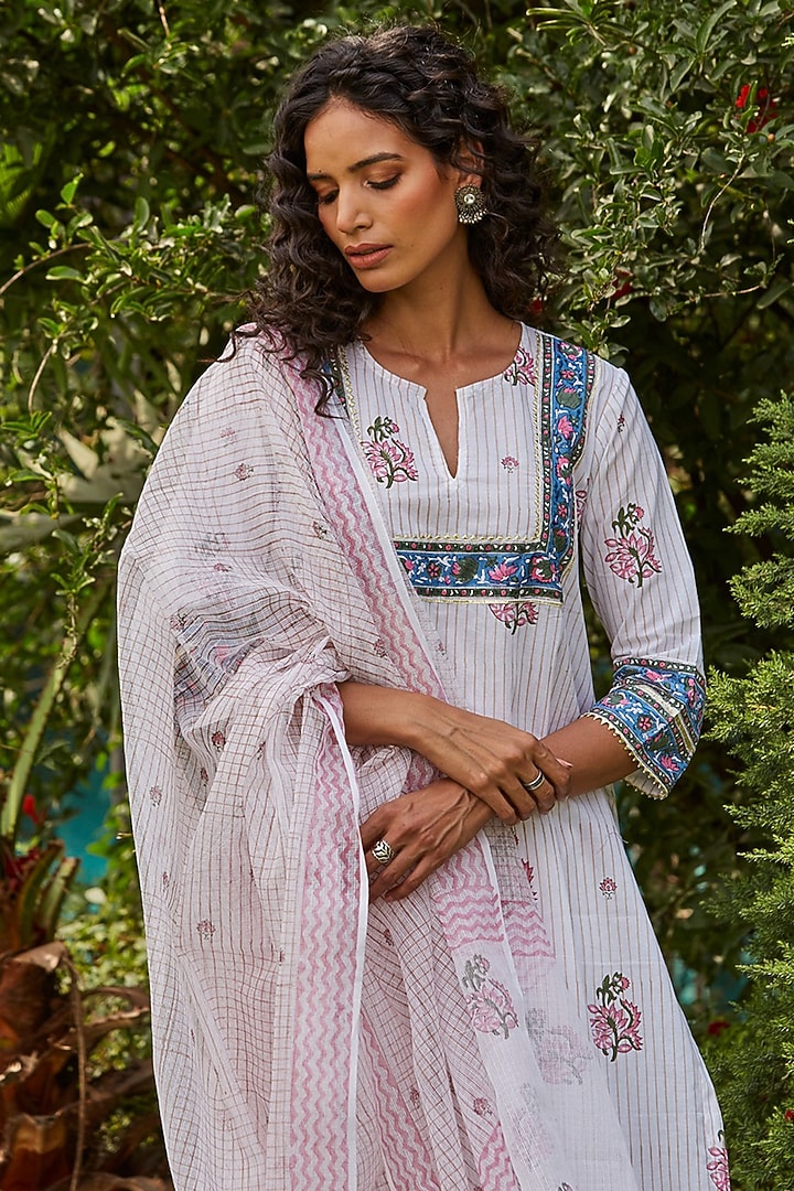 White Cambric Handblock Printed Kurta Set by PTRAANI at Pernia's Pop Up Shop