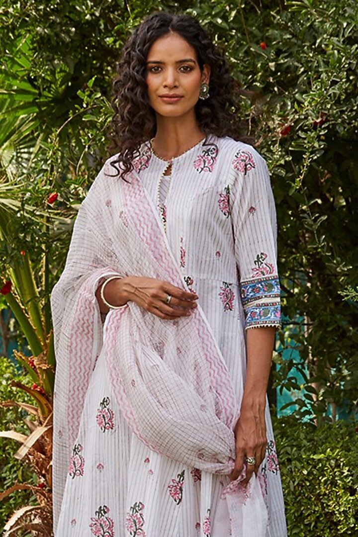White Cambric Handblock Printed Anarkali Set by PTRAANI at Pernia's Pop Up Shop