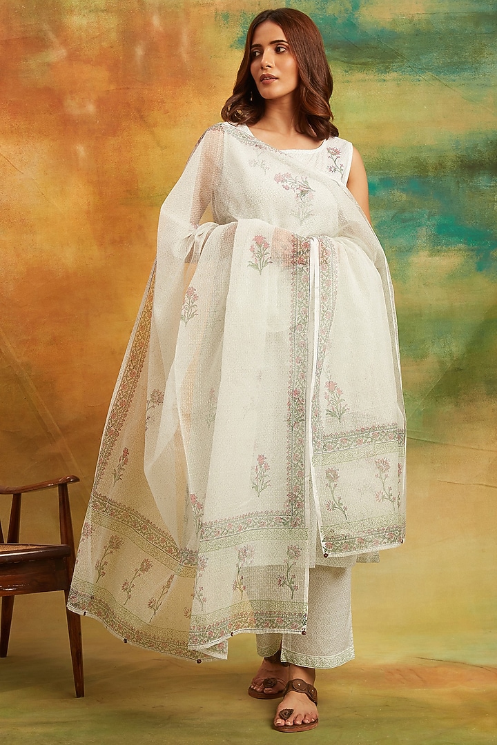 White Cambric Hand Block Printed Kurta Set by PTRAANI at Pernia's Pop Up Shop