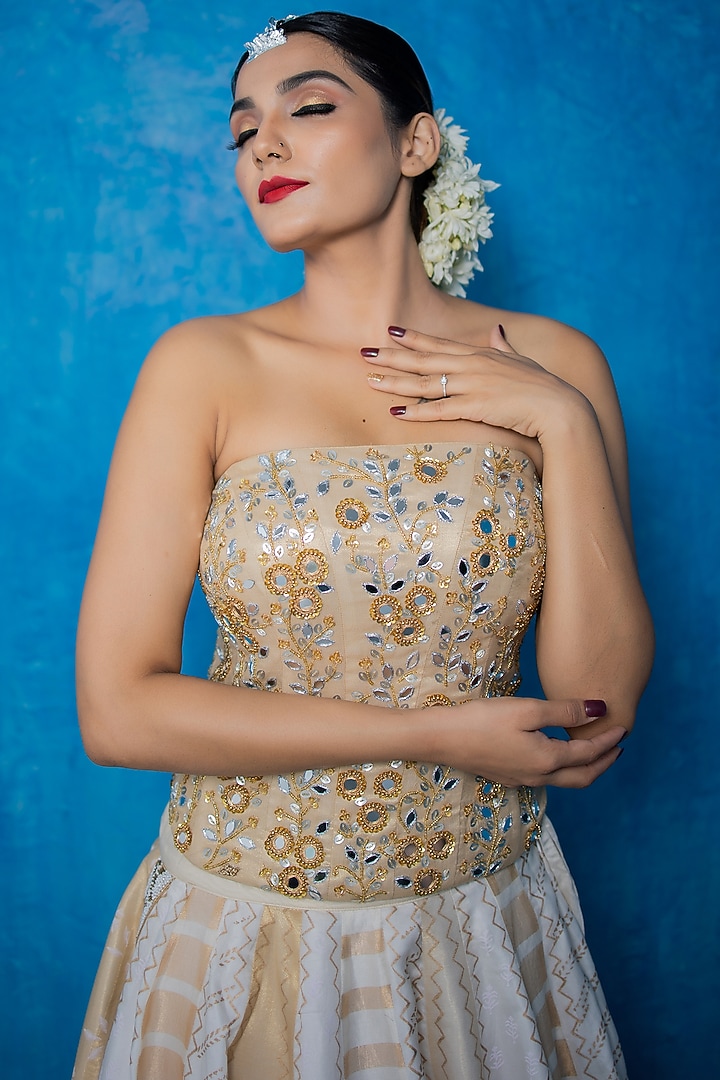 White Printed & Embroidered Skirt Set by Purva Couture at Pernia's Pop Up Shop