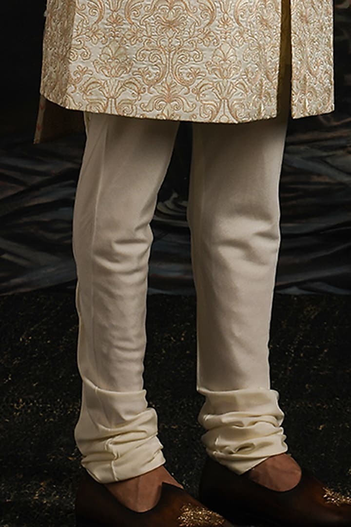 Royal Ivory Silk Embroidered Groom Sherwani Set by Punit Arora at Pernia's Pop Up Shop