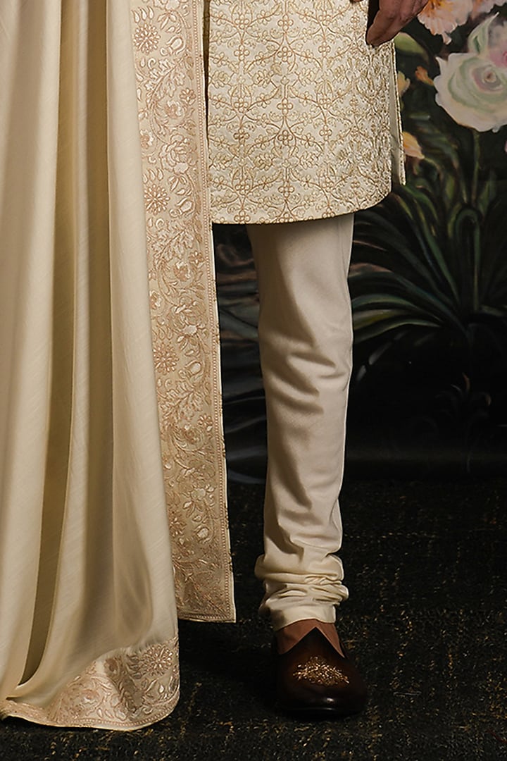 Regal Rose Ivory Silk Embroidered Groom Sherwani Set by Punit Arora at Pernia's Pop Up Shop