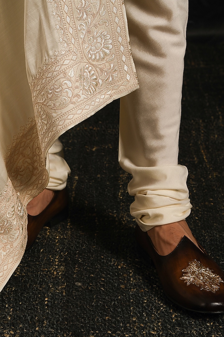 Sea Pearl Ivory Raw Silk Embroidered Groom Sherwani Set by Punit Arora at Pernia's Pop Up Shop